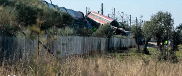 Τραγωδία στην Ισπανία: Τουλάχιστον 10 νεκροί σε σύγκρουση δύο τρένων στο Τολέδο- Φόβοι ότι οι νεκροί θα αυξηθούν δραματικά
