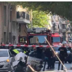 Έκρηξη στον Κολωνό: Τέσσερις τραυματίες, οι δύο αστυνομικοί – Το τηλεφώνημα για ύποπτο δέμα με ναρκωτικά που ήταν εκρηκτικός μηχανισμός (βίντεο)