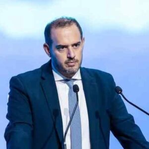 Στο Ιπποκράτειο διακομίστηκε ο αναπληρωτής υπουργός Μεταφορών Γιώργος Κώτσηρας μετά από έντονη αδιαθεσία στη Βουλή