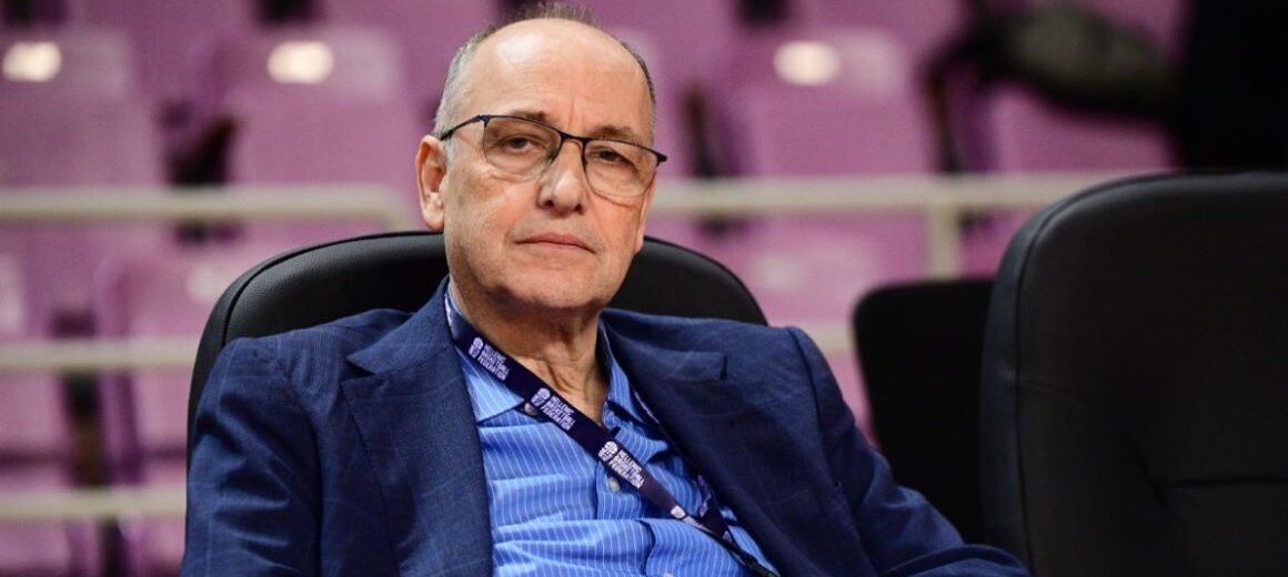 Συνελήφθη ο πρόεδρος της Ομοσπονδίας Μπάσκετ Βαγγέλης Λιόλιος για στημένους αγώνες – Εντάλματα για άλλους πέντε , διαιτητές, σύμβουλο διαιτησίας και πρώην αθλητή – Βρέθηκαν 820.000 ευρώ σε σπίτι διαιτητή