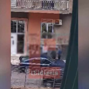 Άγιος Παντελεήμονας: Αδίστακτοι ληστές χτυπούν ηλικιωμένο και του αρπάζουν τον σταυρό από τον λαιμό – Βίντεο