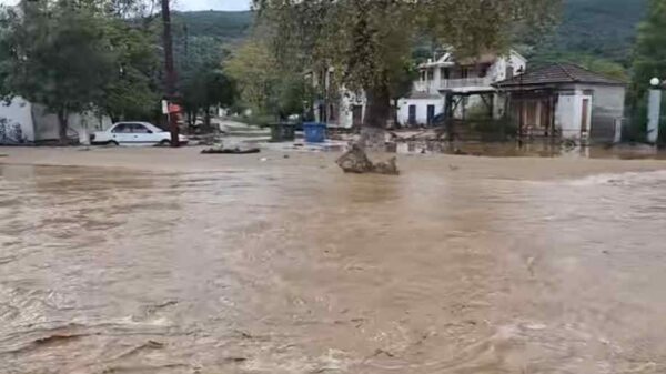 Καιρός: Πάνω από 100 χιλιοστά βροχής σε Μαγνησία και Σποράδες – Πλημμύρες και αποκλεισμένοι δρόμοι σε Σκιάθο και νότιο Πήλιο (βίντεο)