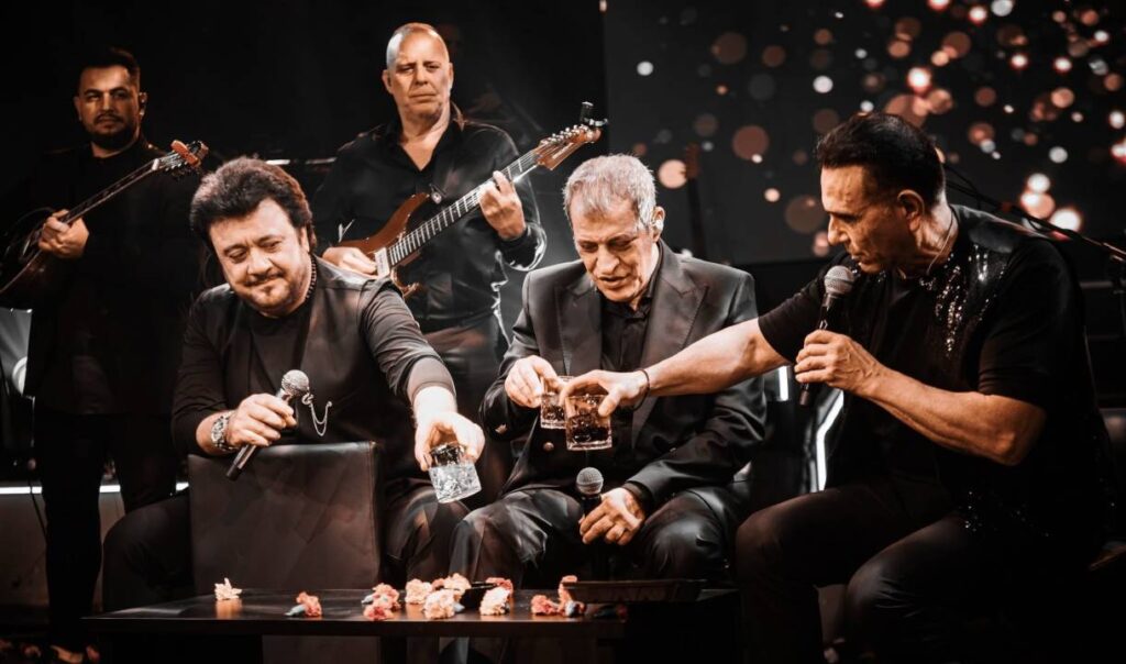 Sold out πρεμιέρα για Αδαμαντίδη, Τερλέγκα και Ζαζόπουλο – Ουρές κόσμου έξω από το μαγαζί! (Εικόνες- βίντεο)
