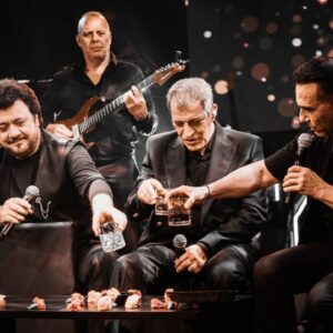 Sold out πρεμιέρα για Αδαμαντίδη, Τερλέγκα και Ζαζόπουλο – Ουρές κόσμου έξω από το μαγαζί! (Εικόνες- βίντεο)