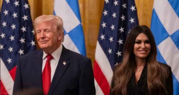 Τραμπ για Γκιλφόιλ: Δεν είμαστε ευχαριστημένοι, εξετάζουμε την απομάκρυνσή της – Βίντεο
